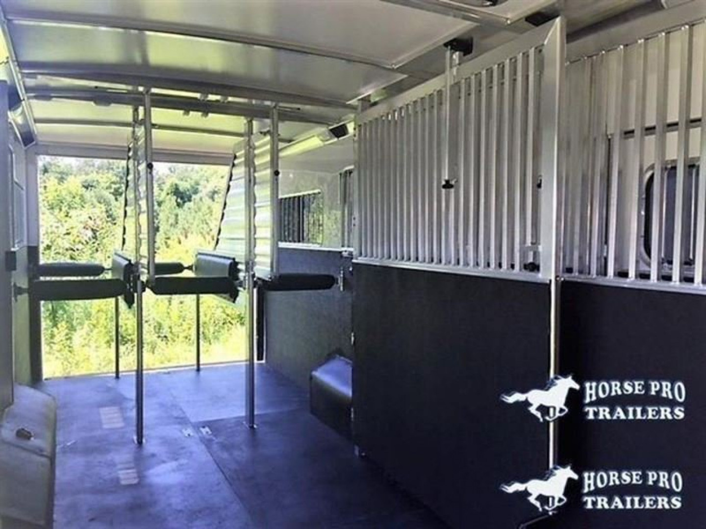 New 2027 Cimarron Trailers Norstar 6 Horse Head-To-Head Horse Trailer