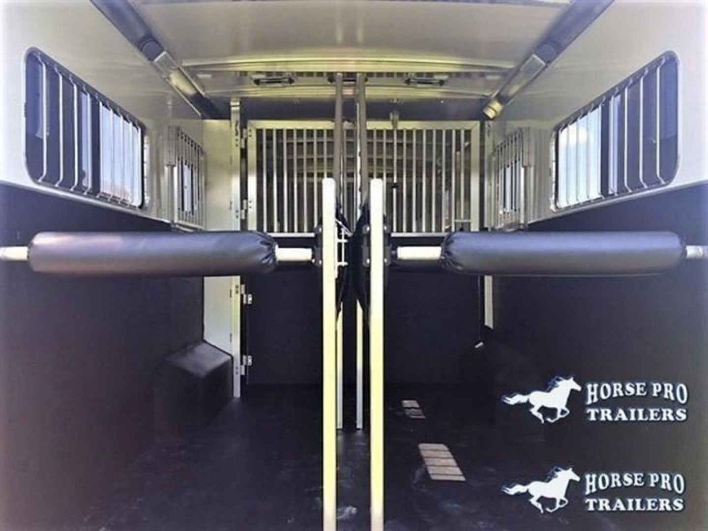 New 2027 Cimarron Trailers Norstar 6 Horse Head-To-Head Horse Trailer