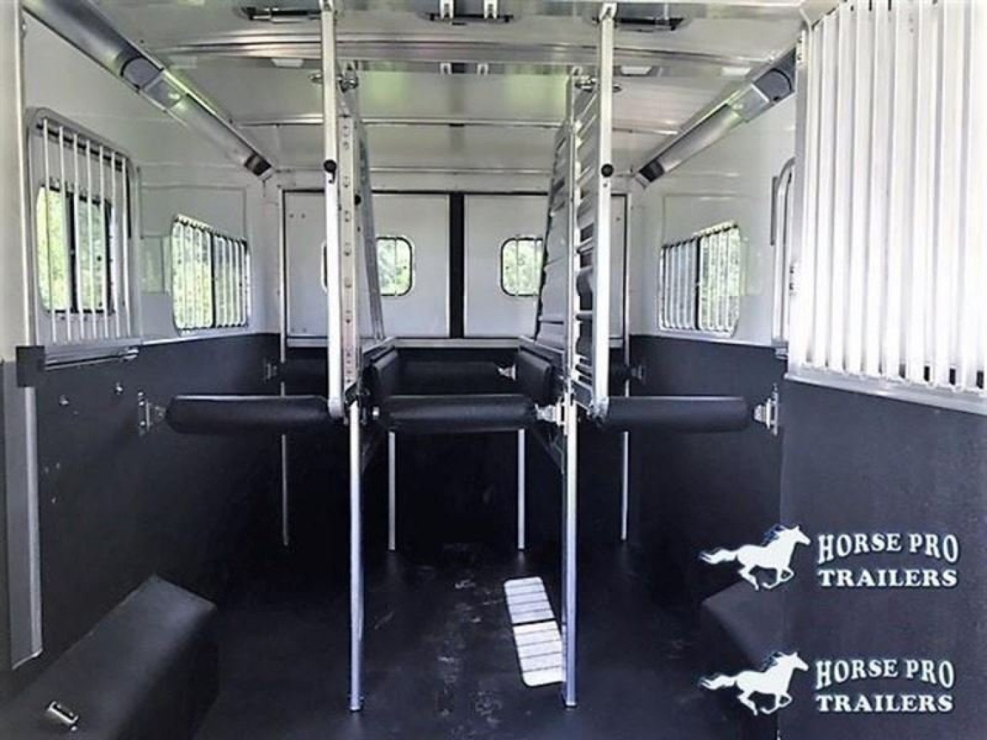 New 2027 Cimarron Trailers Norstar 6 Horse Head-To-Head Horse Trailer