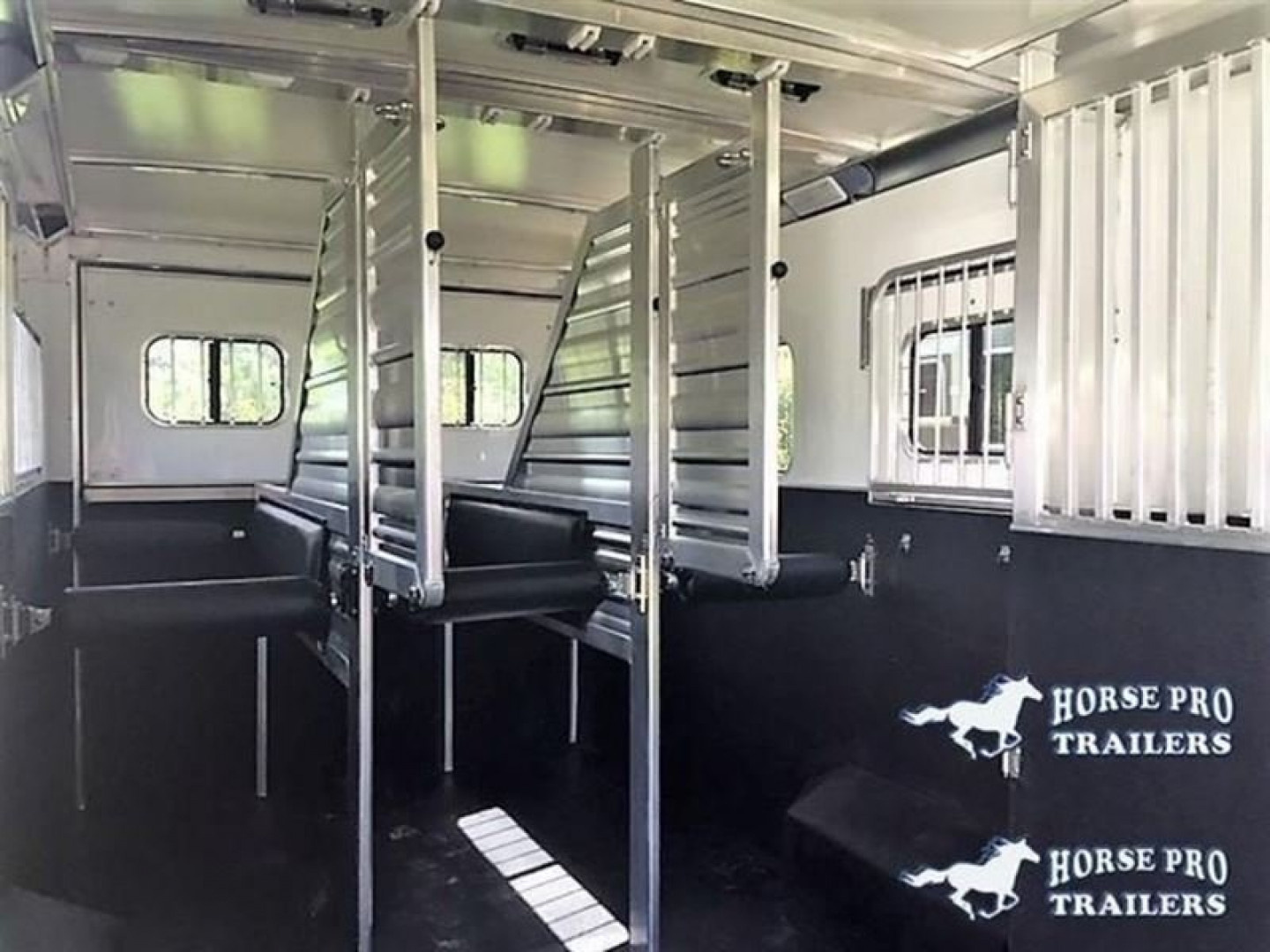 New 2027 Cimarron Trailers Norstar 6 Horse Head-To-Head Horse Trailer