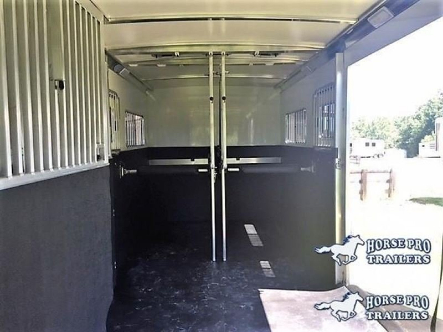 New 2027 Cimarron Trailers Norstar 6 Horse Head-To-Head Horse Trailer