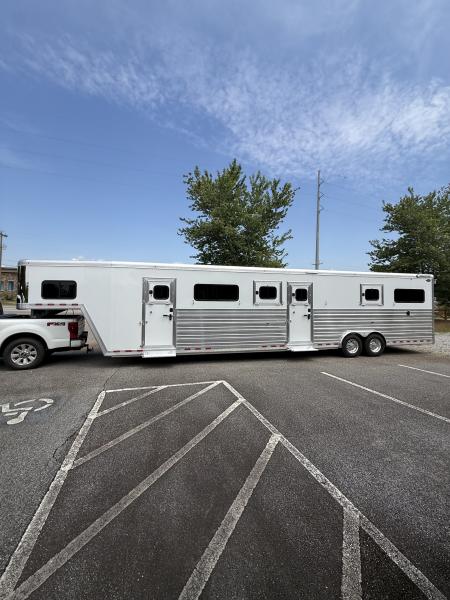New 2027 Cimarron Trailers Norstar 6 Horse Head-To-Head +2 Horse Trailer