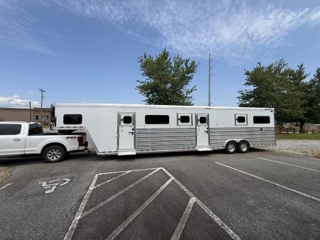 New 2027 Cimarron Trailers Norstar 6 Horse Head-To-Head +2 Horse Trailer