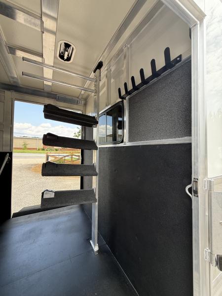 New 2027 Cimarron Trailers Norstar 6 Horse Head-To-Head +2 Horse Trailer
