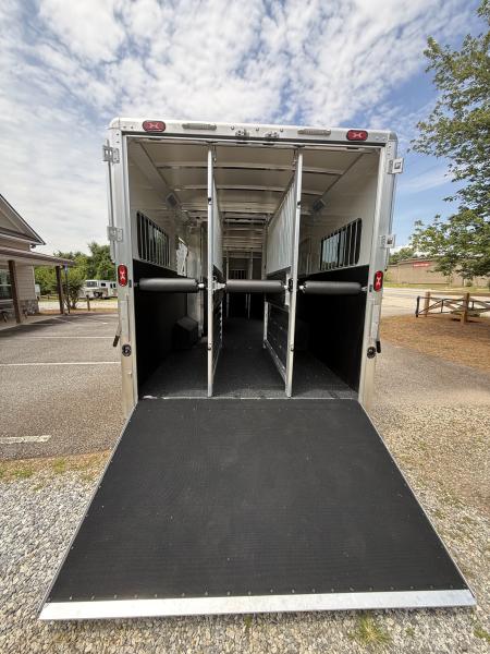 New 2027 Cimarron Trailers Norstar 6 Horse Head-To-Head +2 Horse Trailer