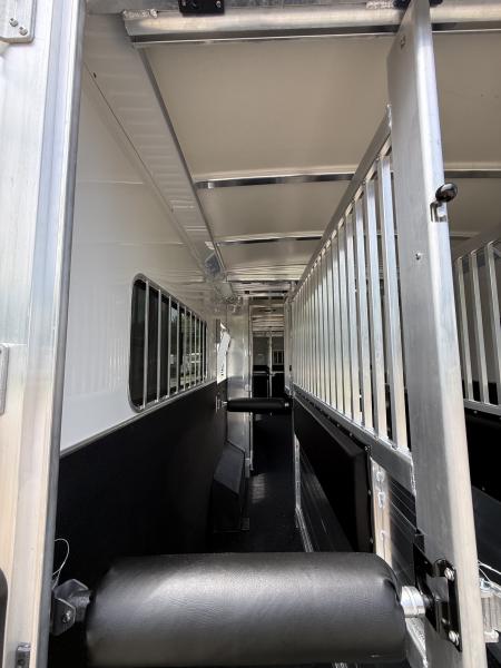 New 2027 Cimarron Trailers Norstar 6 Horse Head-To-Head +2 Horse Trailer
