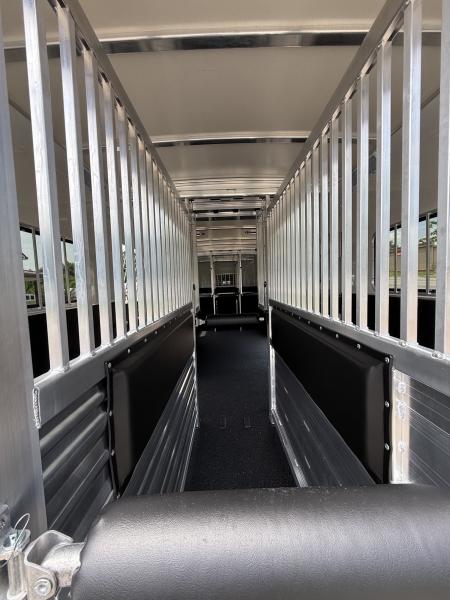 New 2027 Cimarron Trailers Norstar 6 Horse Head-To-Head +2 Horse Trailer