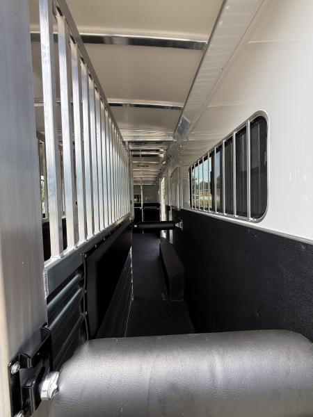 New 2027 Cimarron Trailers Norstar 6 Horse Head-To-Head +2 Horse Trailer