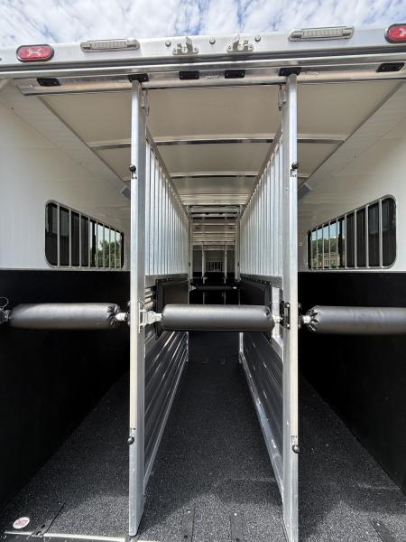 New 2027 Cimarron Trailers Norstar 6 Horse Head-To-Head +2 Horse Trailer