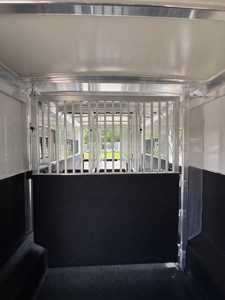 New 2027 Cimarron Trailers Norstar 6 Horse Head-To-Head +2 Horse Trailer