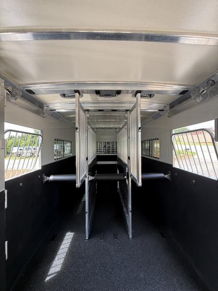 New 2027 Cimarron Trailers Norstar 6 Horse Head-To-Head +2 Horse Trailer