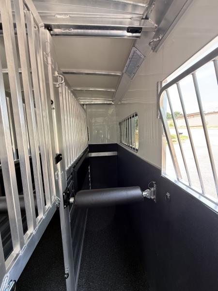 New 2027 Cimarron Trailers Norstar 6 Horse Head-To-Head +2 Horse Trailer