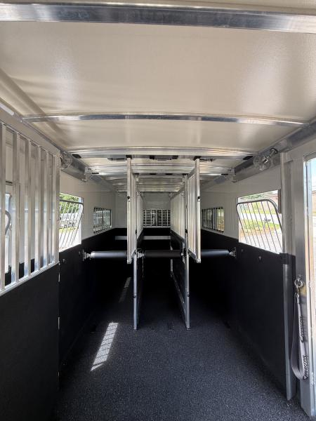 New 2027 Cimarron Trailers Norstar 6 Horse Head-To-Head +2 Horse Trailer