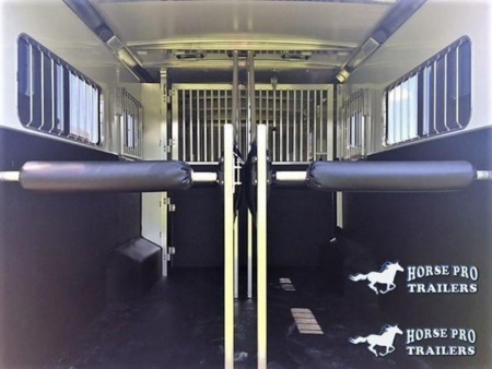 New 2027 Cimarron Trailers Norstar 6 Horse Head-To-Head Horse Trailer