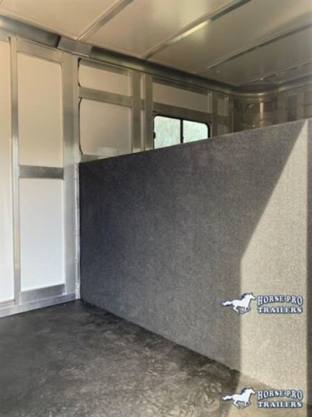 New 2027 Cimarron Trailers Norstar 6 Horse Head-To-Head Horse Trailer