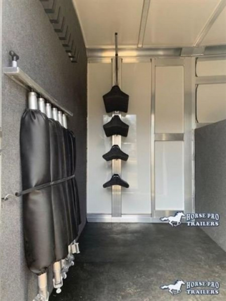 New 2027 Cimarron Trailers Norstar 6 Horse Head-To-Head Horse Trailer