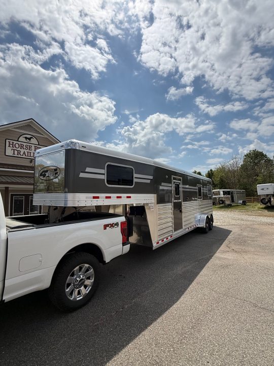 New 2027 4-Star Trailers 2+1 Gooseneck Horse Trailer