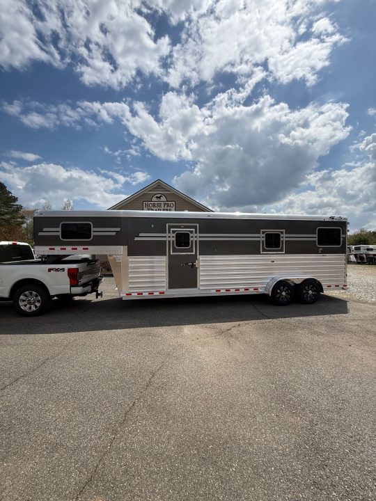 New 2027 4-Star Trailers 2+1 Gooseneck Horse Trailer