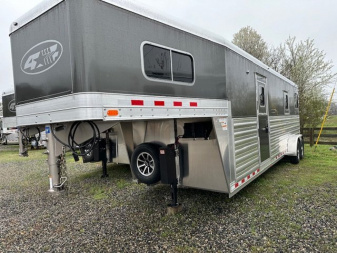 New 2026 4-STAR TRAILERS 2+1 Gooseneck Horse Trailer 8' Tall