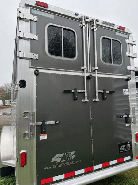 New 2027 4-Star Trailers 2+1 Gooseneck Horse Trailer