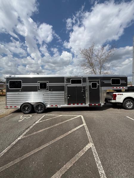 New 2027 4-Star Trailers 2+1 Gooseneck Horse Trailer