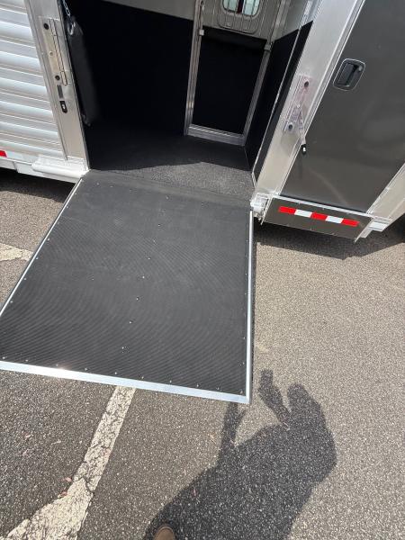 New 2027 4-Star Trailers 2+1 Gooseneck Horse Trailer