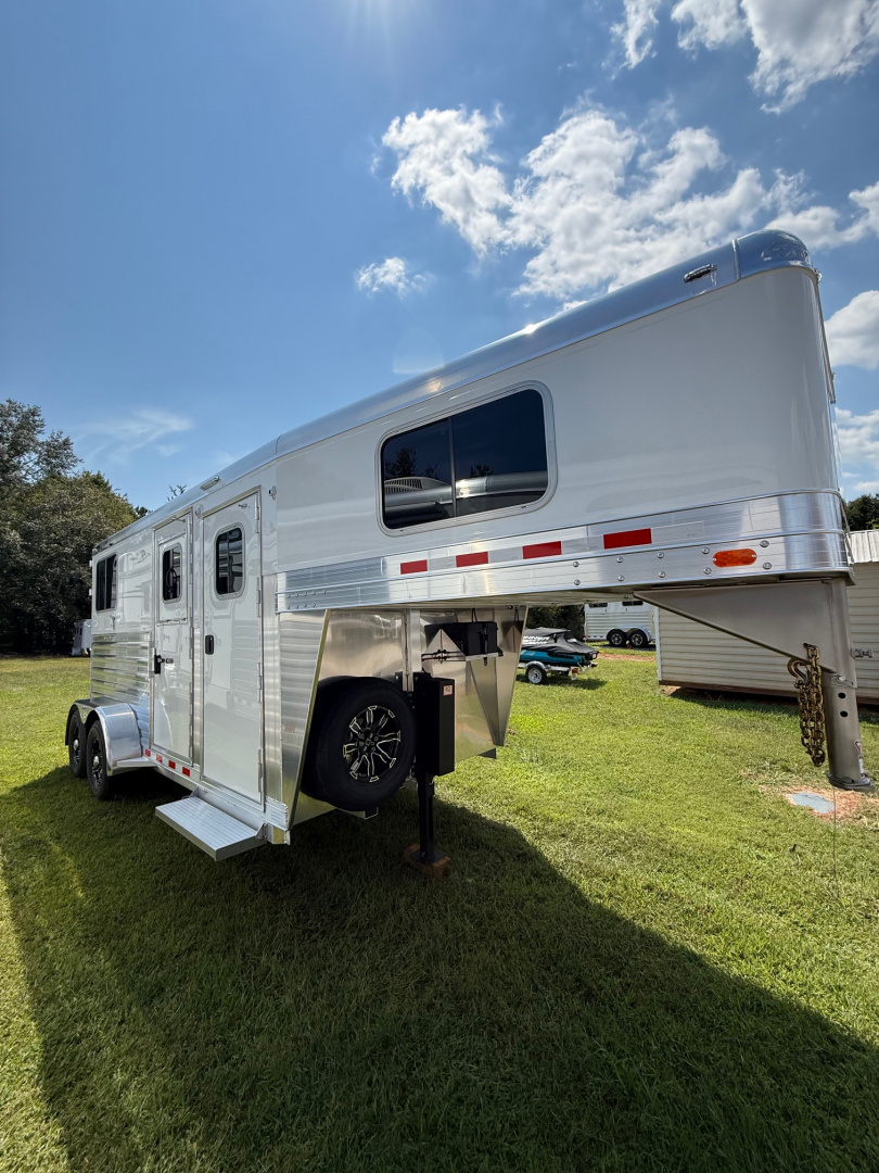 New 2026 4-Star Trailers 2 Horse Straight load Gooseneck Horse Trailer