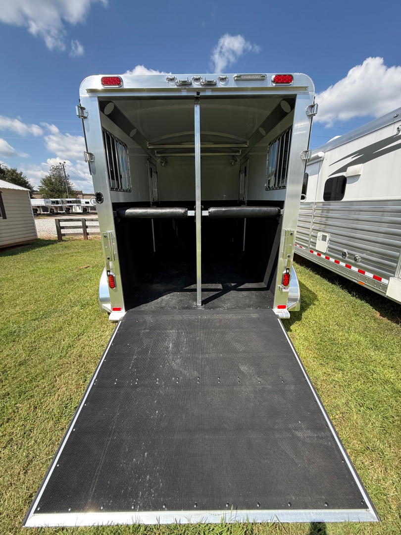 New 2026 4-Star Trailers 2 Horse Straight load Gooseneck Horse Trailer