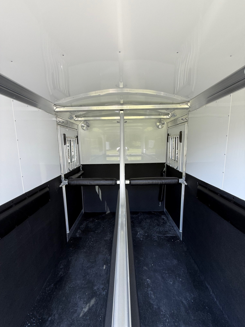 New 2026 4-Star Trailers 2 Horse Straight load Gooseneck Horse Trailer