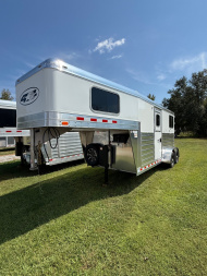New 2026 4-Star Trailers 2 Horse Straight load Gooseneck Horse Trailer