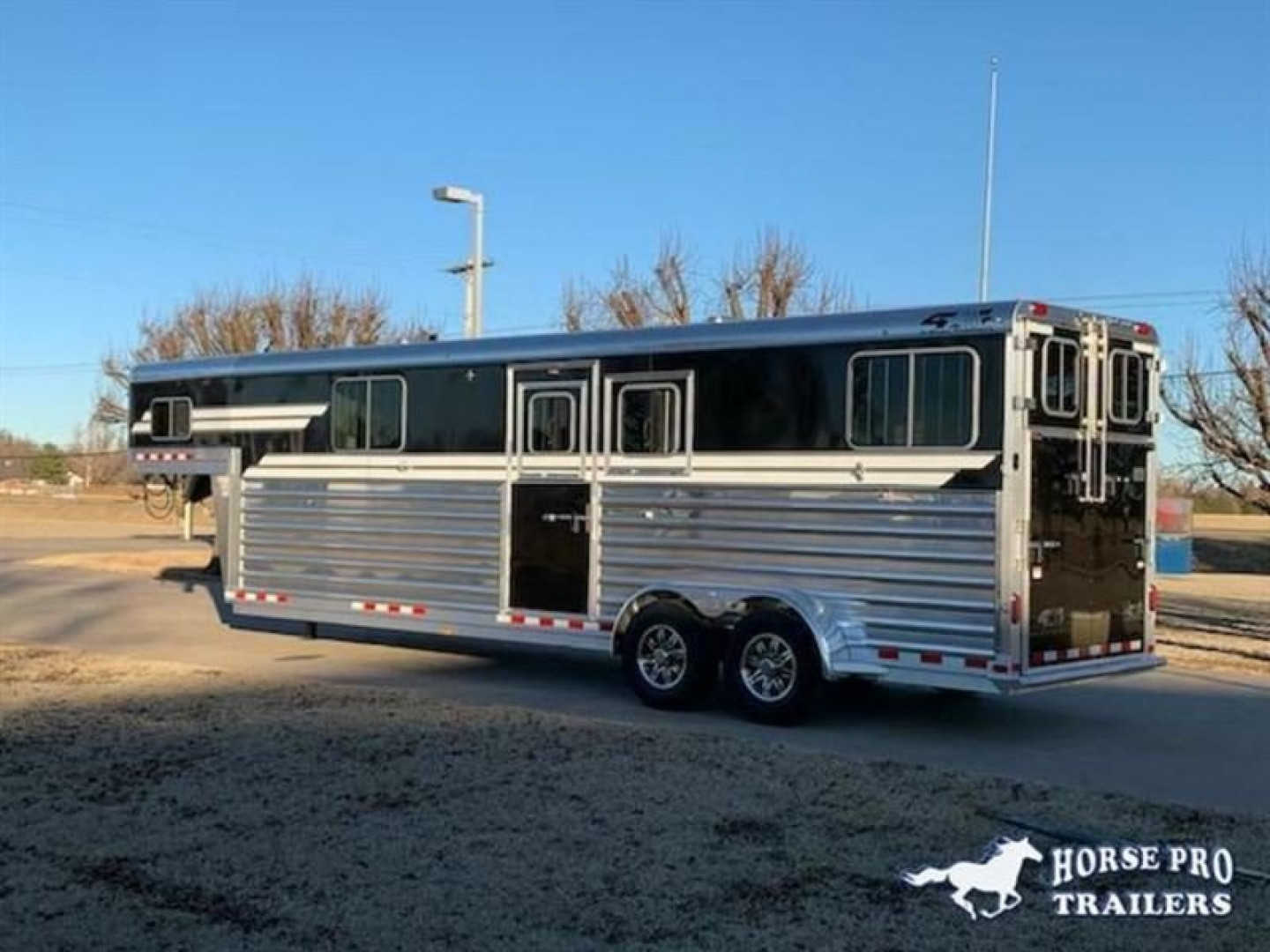 New 2026 4-STAR TRAILERS 2+2 Gooseneck Horse Trailer