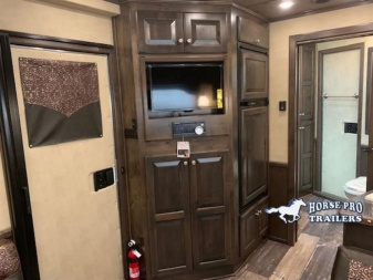 New 2025 4-Star Trailers 3 - Horse 13' Living Quarters Horse Trailer