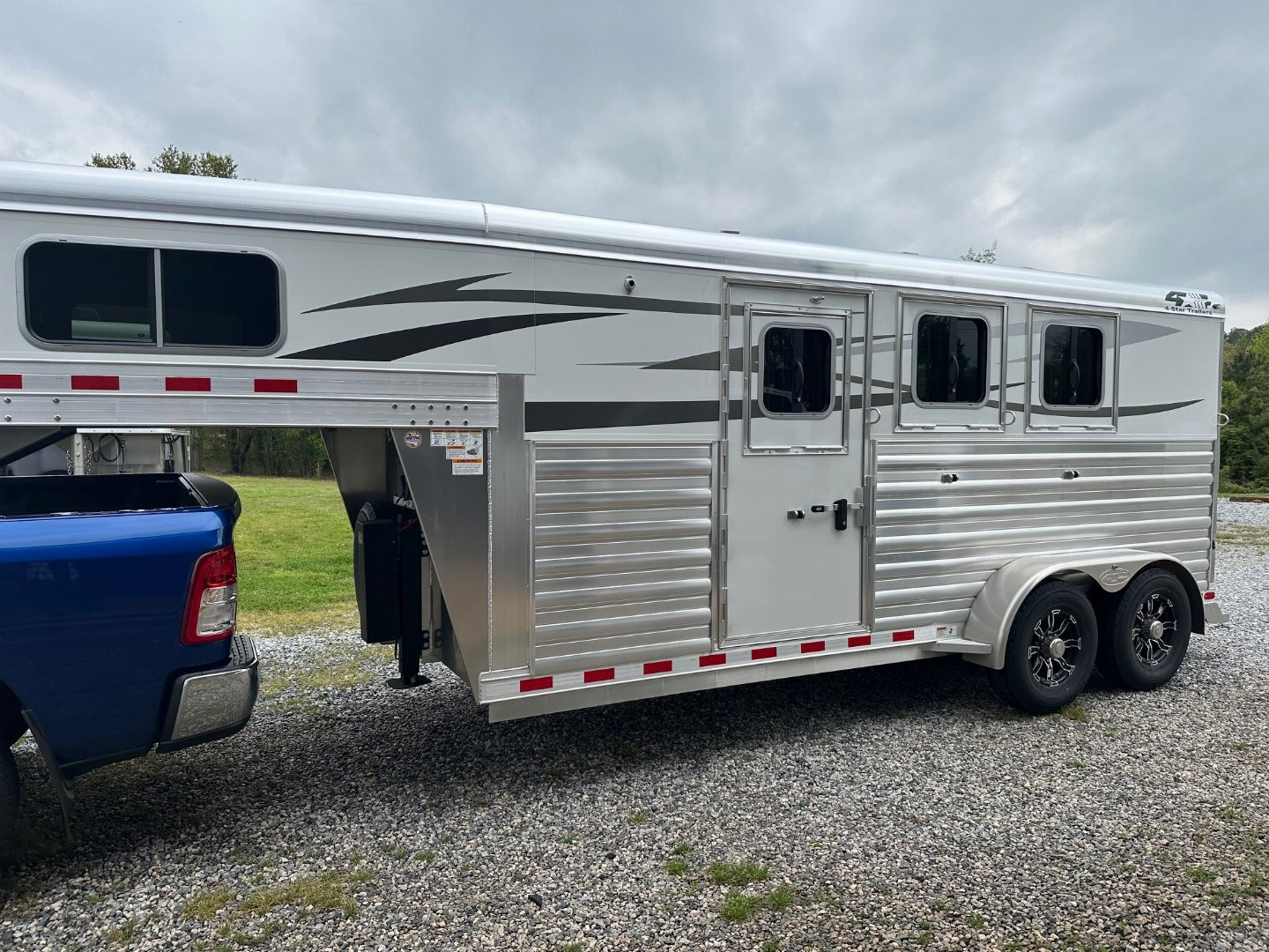 New 2025 4-STAR TRAILERS 3 Horse Slant Gooseneck Horse Trailer