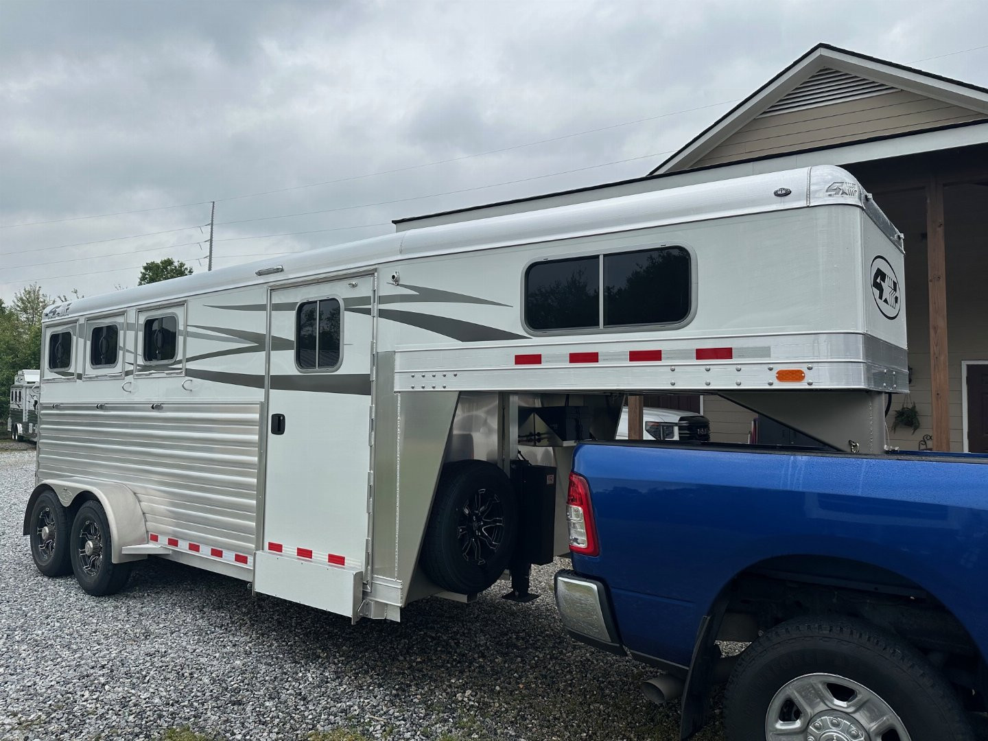 New 2025 4-STAR TRAILERS 3 Horse Slant Gooseneck Horse Trailer