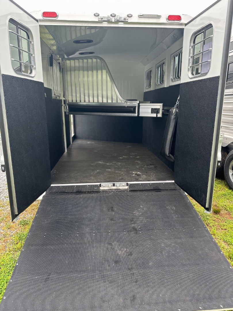 New 2025 4-STAR TRAILERS 3 Horse Slant Gooseneck Horse Trailer