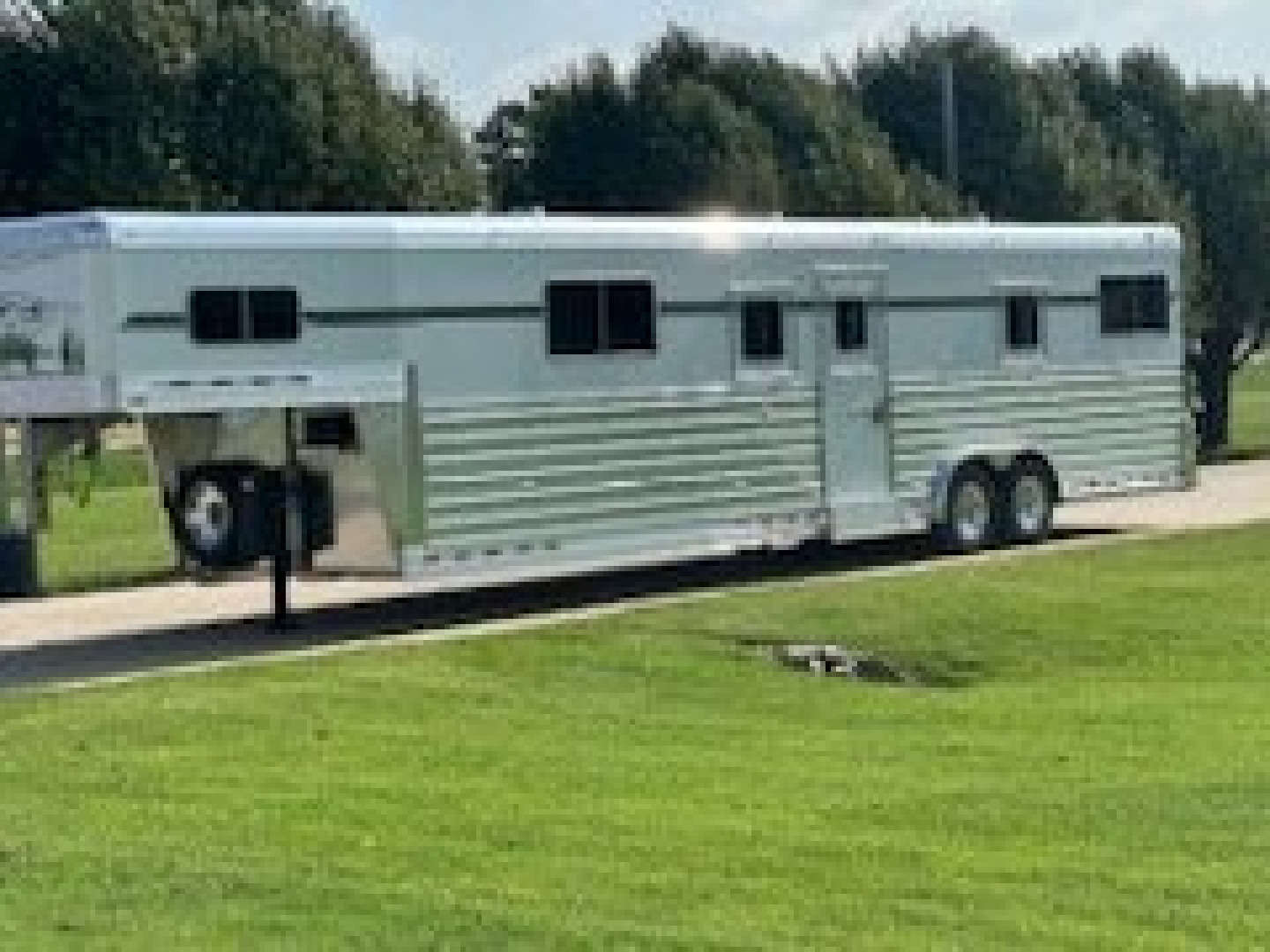New 2027 4-Star Trailers 6 Horse Head to Head Horse Trailer