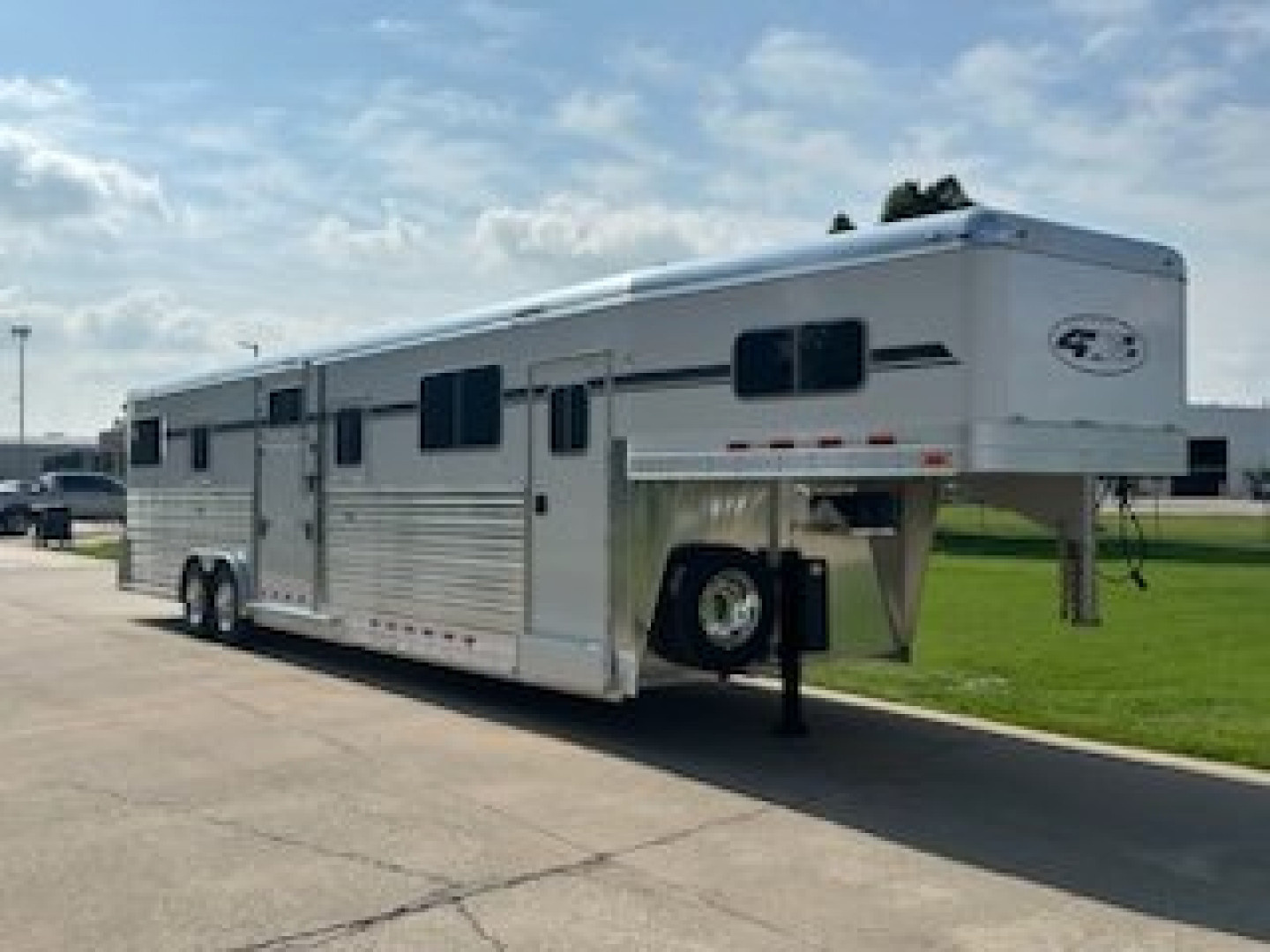 New 2027 4-Star Trailers 6 Horse Head to Head Horse Trailer