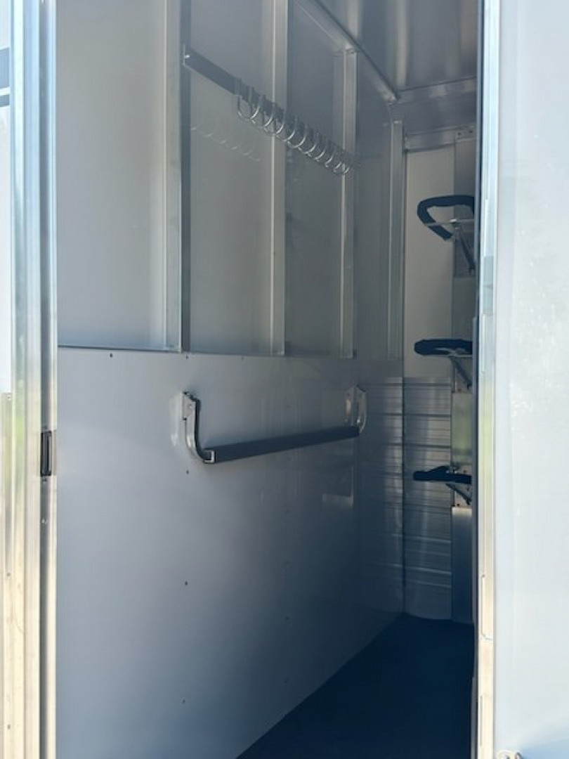 New 2027 4-Star Trailers 6 Horse Head to Head Horse Trailer