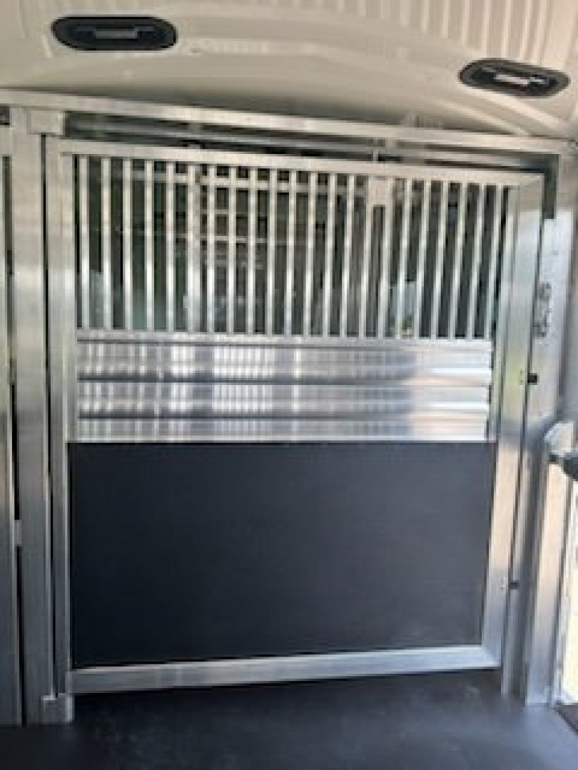 New 2027 4-Star Trailers 6 Horse Head to Head Horse Trailer