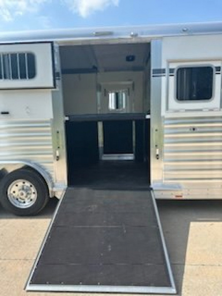 New 2027 4-Star Trailers 6 Horse Head to Head Horse Trailer