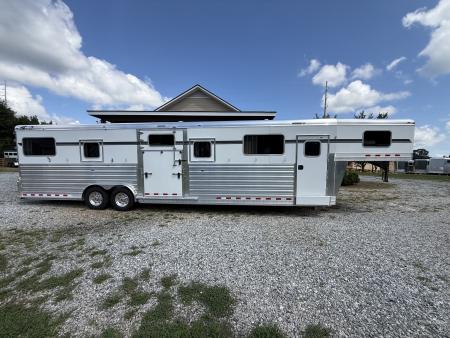 New 2027 4-Star Trailers 6 Horse Head to Head Horse Trailer