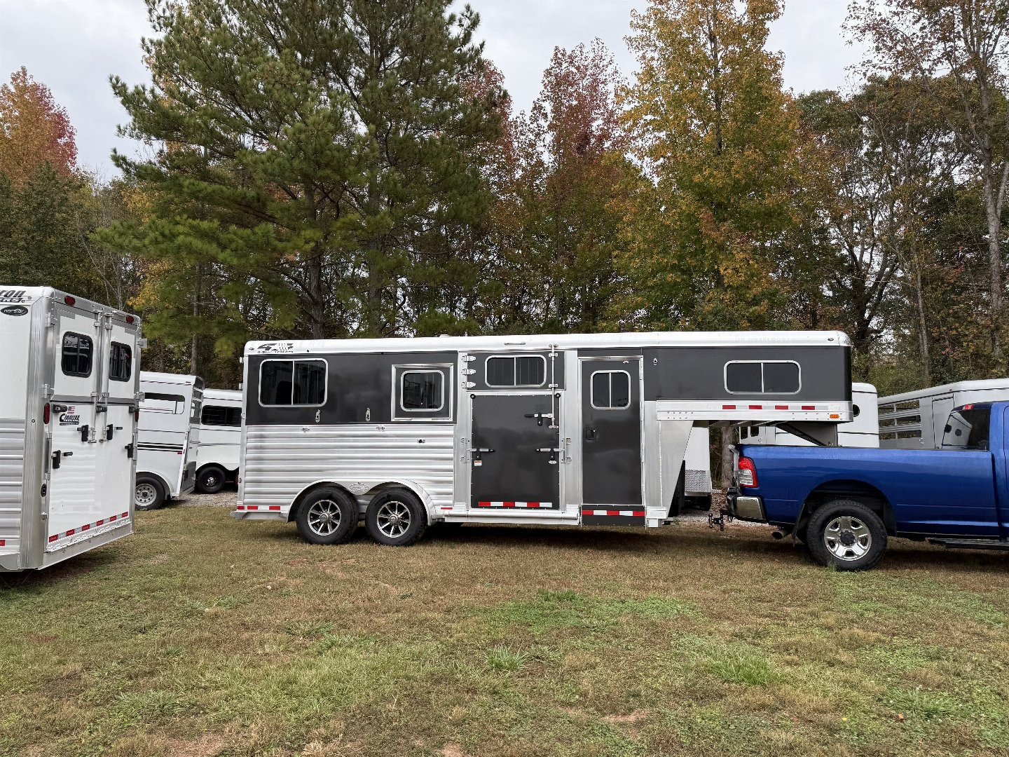 New 2026 4-Star Trailers Straight Load 2 Horse Side Ramp Gooseneck 6'10" width Horse Trailer