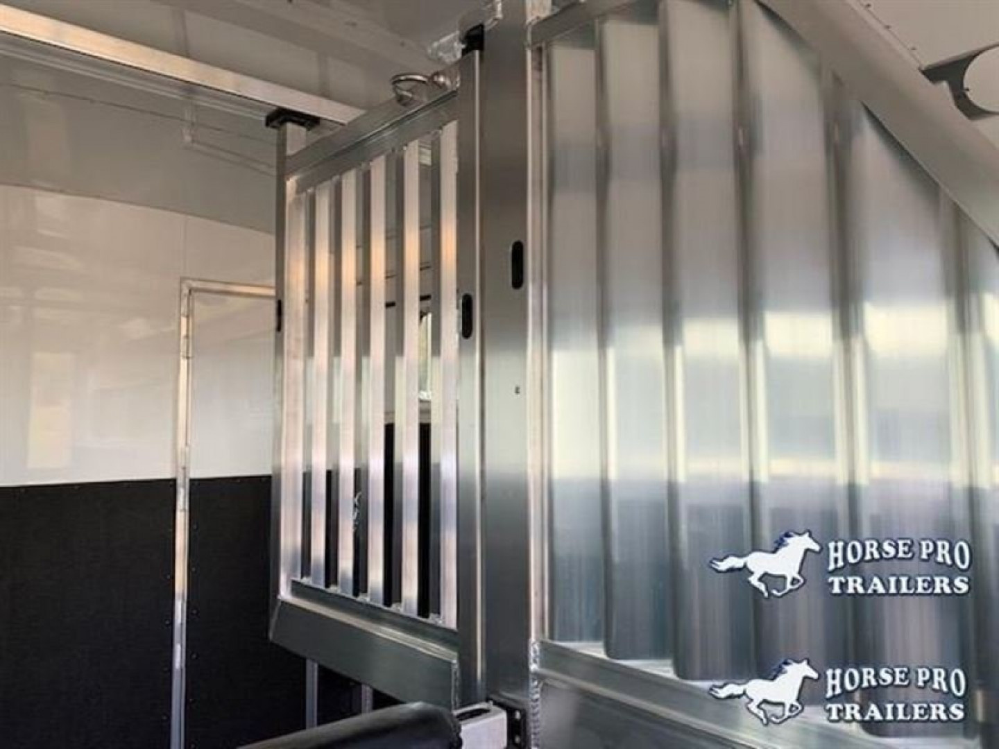 New 2026 4-Star Trailers Straight Load 2 Horse Side Ramp Gooseneck 6'10" width Horse Trailer