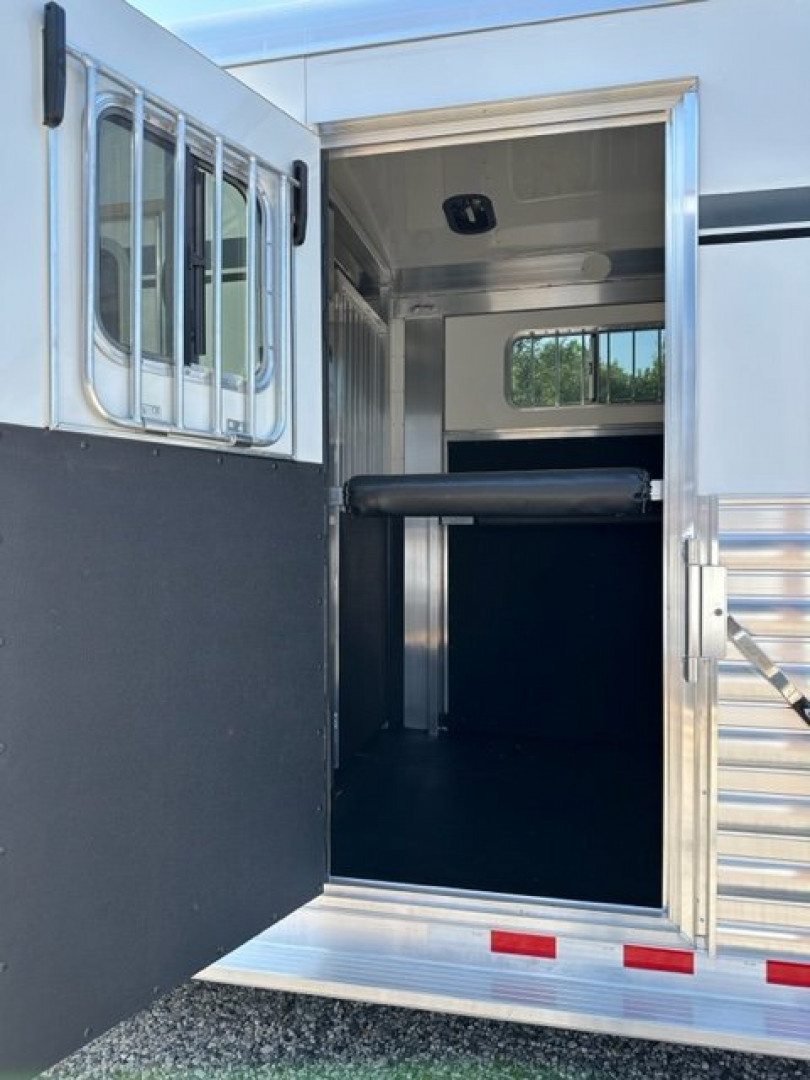 New 2025 4-Star Trailers 4 - Horse Head to Head 8' Tall Gooseneck Horse Trailer
