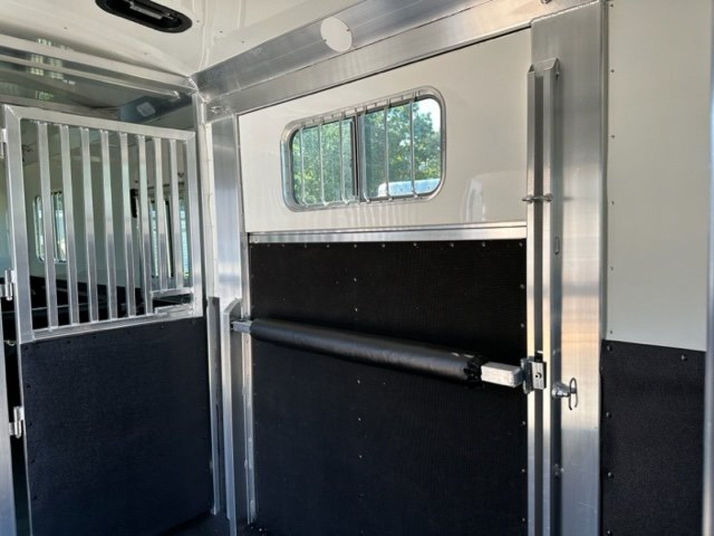 New 2025 4-Star Trailers 4 - Horse Head to Head 8' Tall Gooseneck Horse Trailer