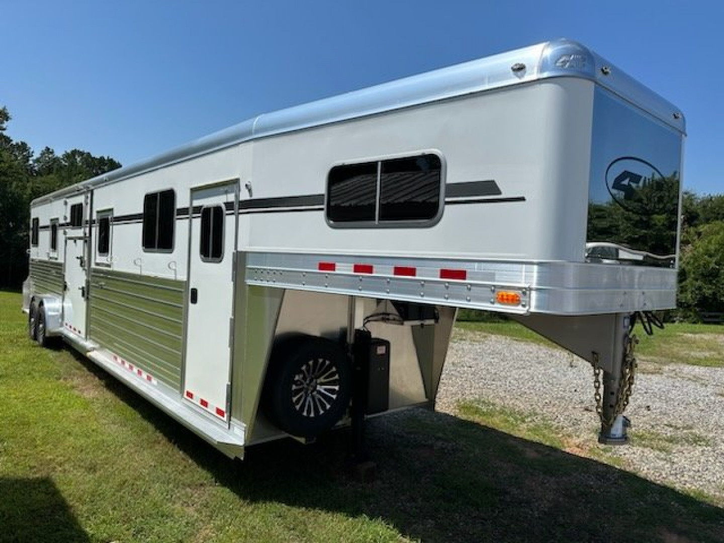 New 2025 4-Star Trailers 4 - Horse Head to Head 8' Tall Gooseneck Horse Trailer