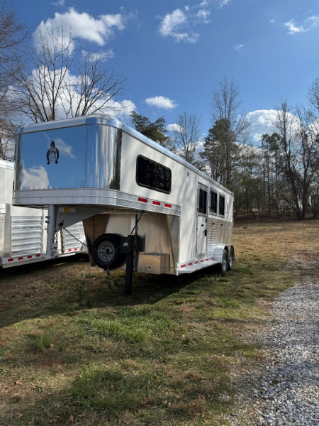 New 2024 Adam Excursion 3 Horse Slant Gooseneck Horse Trailer