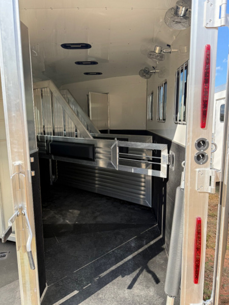 New 2024 Adam Excursion 3 Horse Slant Gooseneck Horse Trailer