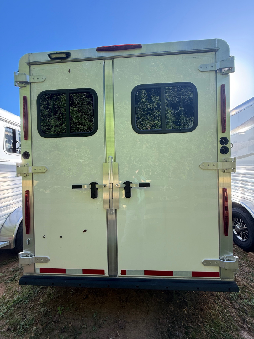 New 2024 Adam Excursion 4 Horse Slant Gooseneck Horse Trailer