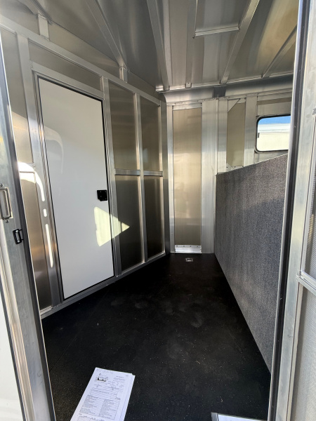 New 2024 Adam Excursion 4 Horse Slant Gooseneck Horse Trailer